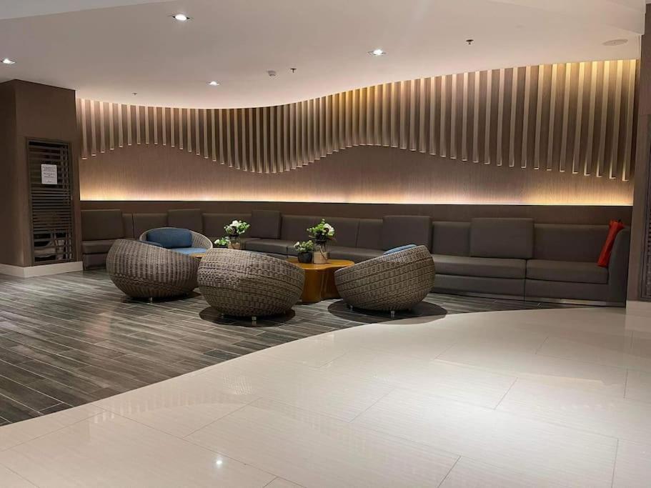 Shore 1 & 3 Residences Moa 1Br With Balcony By Darpm Manila Eksteriør bilde