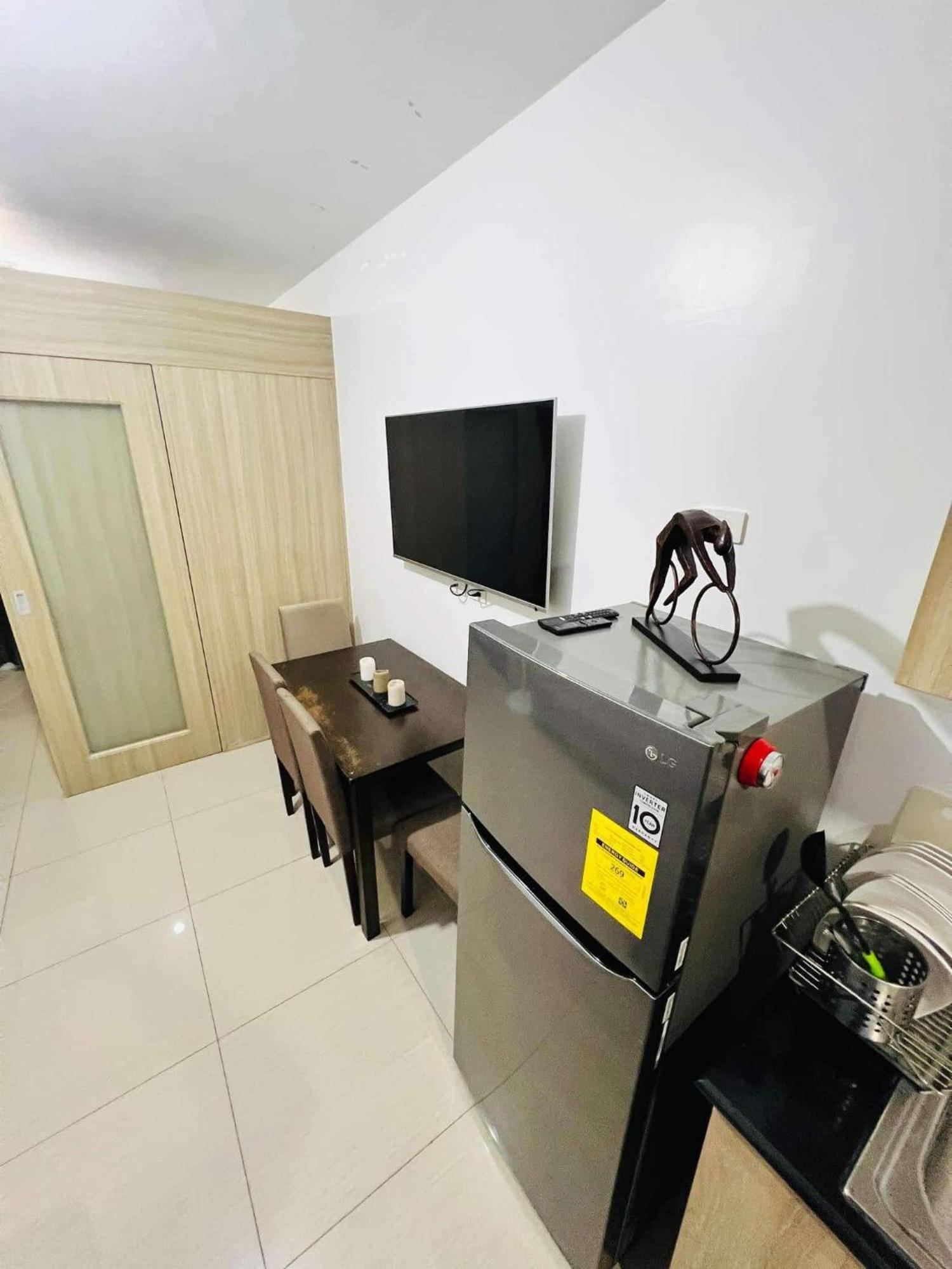 Shore 1 & 3 Residences Moa 1Br With Balcony By Darpm Manila Eksteriør bilde