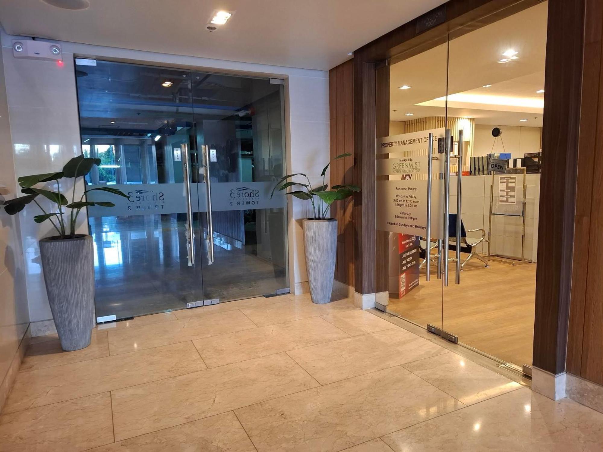 Shore 1 & 3 Residences Moa 1Br With Balcony By Darpm Manila Eksteriør bilde